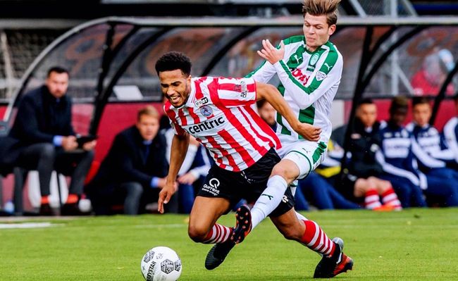 严密的后防 严密的后防