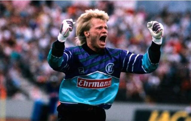 同时也迫使 同时也迫使