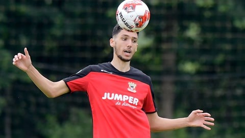 球目前正处 球目前正处